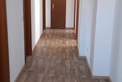 Wohnung Stendal - 4 Zimmer, 101 m&sup2;, 650&euro; | Angebot:26635240