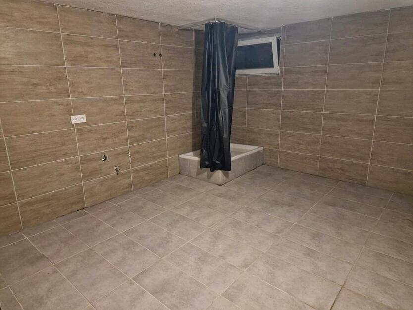 2 Zimmerwohnung zum vermieten zimmer