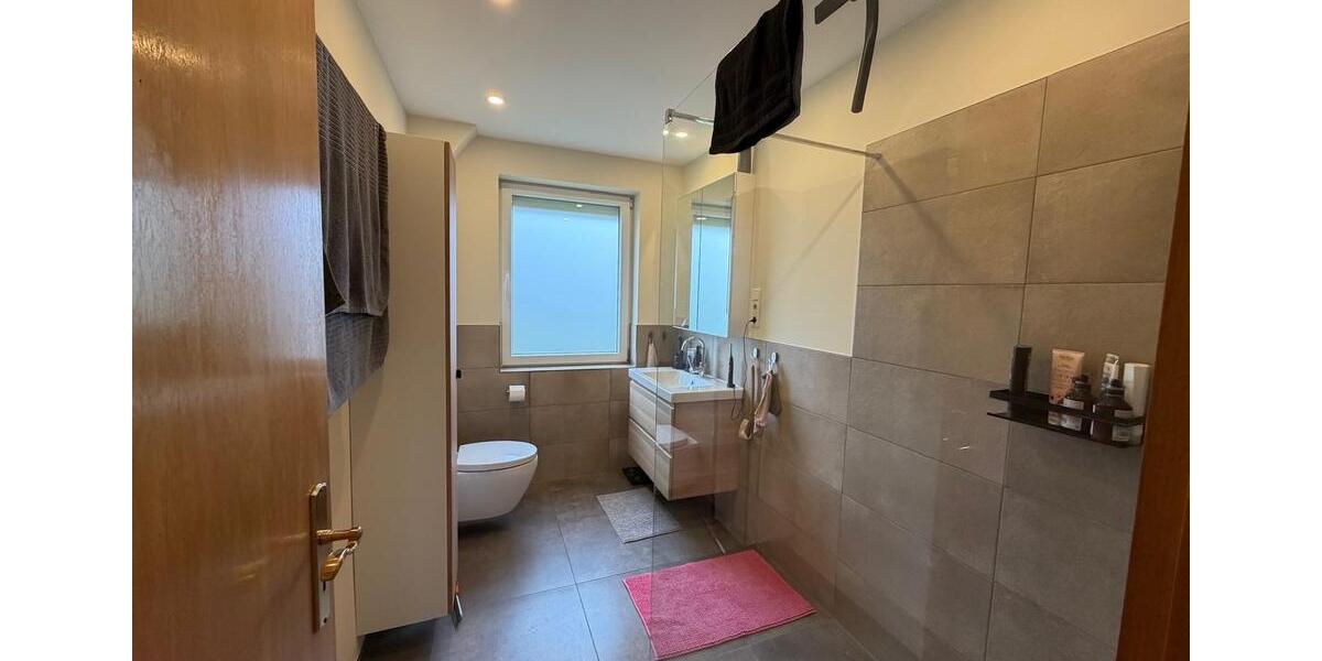 Erdgeschoßwohnung Bröckel - 4 Zimmer, 135 m&sup2;, 1.200&euro; | Angebot:24749760