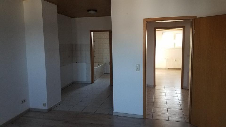 Dachgeschoßwohnung Reichenbach im Vogtland - 2 Zimmer, 51 m&sup2;, 230&euro; | Angebot:24617842