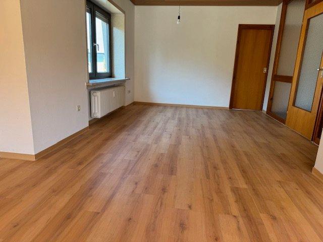 Etagenwohnung Neustadt an der Aisch - 4 Zimmer, 120 m&sup2;, 1.115&euro; | Angebot:26705045