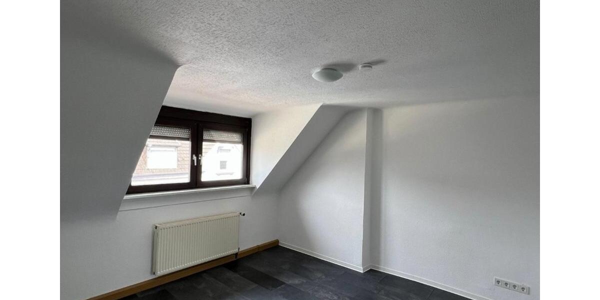 Dachgeschoßwohnung Spiesen-Elversberg Elversberg - 4 Zimmer, 100 m&sup2;, 790&euro; | Angebot:25539823