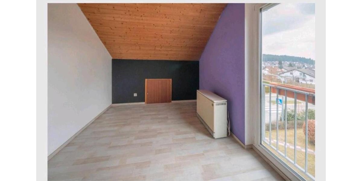 Dachgeschoßwohnung Sankt Georgen im Schwarzwald - 3 Zimmer, 67 m&sup2;, 650&euro; | Angebot:25931259