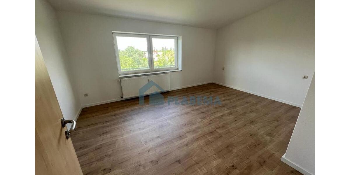 Dachgeschoßwohnung Schwerin - 4 Zimmer, 105 m&sup2;, 1.470&euro; | Angebot:24980118