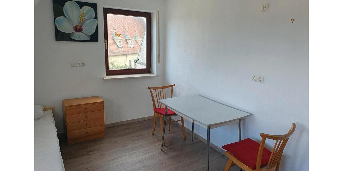 Dachgeschoßwohnung Gundelfingen an der Donau - 1 Zimmer, 16 m&sup2;, 320&euro; | Angebot:24017773
