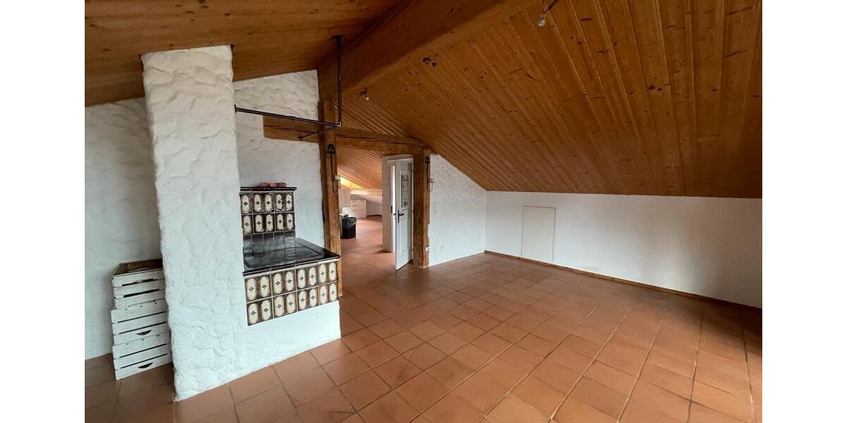 Dachgeschoßwohnung Bernau am Chiemsee - 2 Zimmer, 80 m&sup2;, 990&euro; | Angebot:25025136