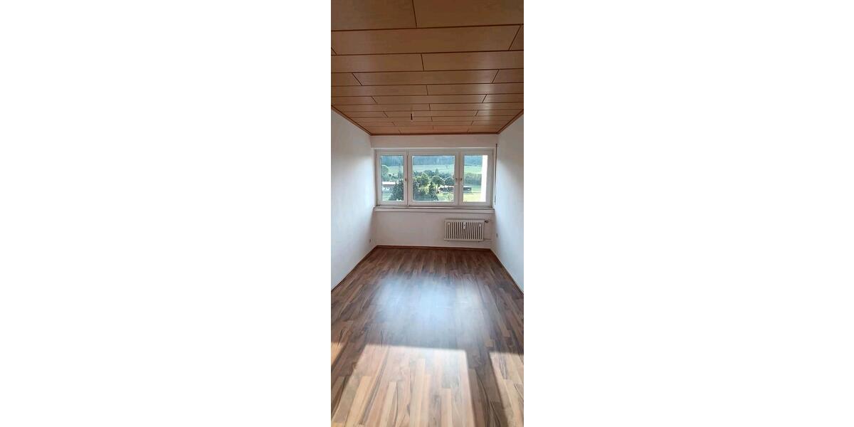 Etagenwohnung Oberkochen - 3 Zimmer, 77 m&sup2;, 1.100&euro; | Angebot:26247557