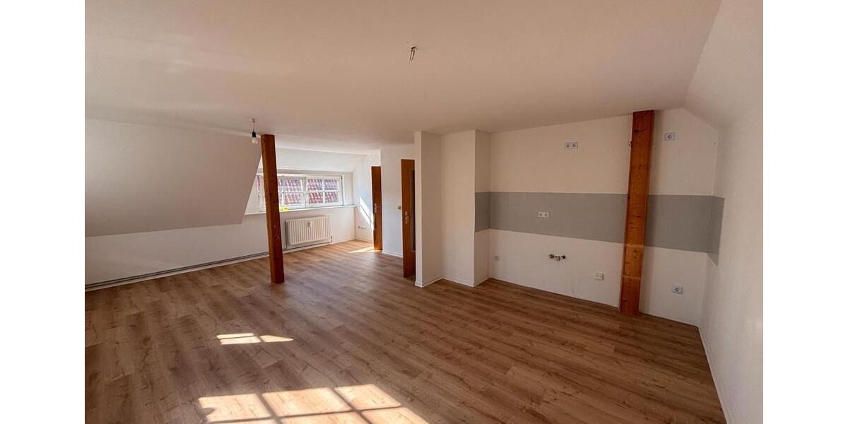 Dachgeschoßwohnung Nieheim - 1 Zimmer, 42 m&sup2;, 300&euro; | Angebot:26278487