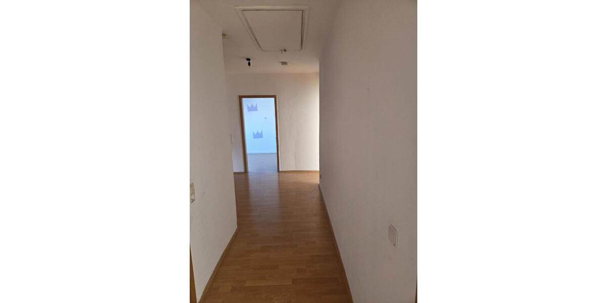 4 ZKB Dachgeschosswohnung in Lu Nord, WG geeignet 4 zimmer