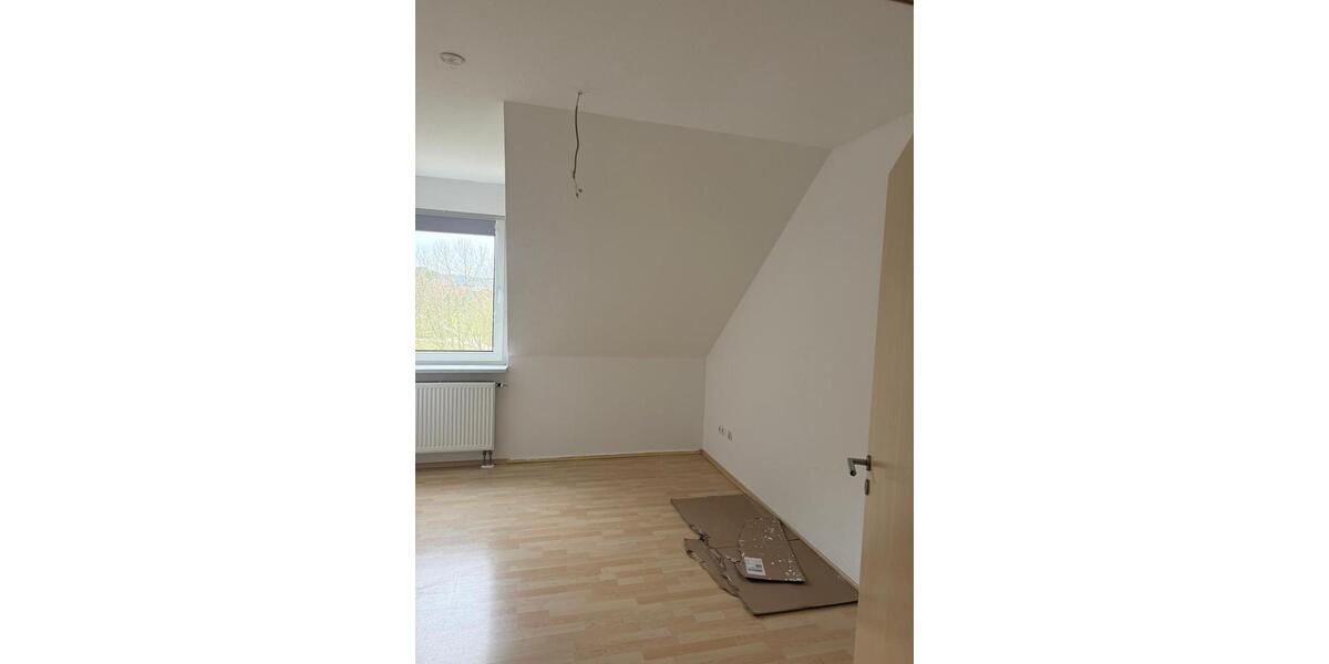 Dachgeschoßwohnung Ottrau - 4 Zimmer, 102 m&sup2;, 660&euro; | Angebot:25376534