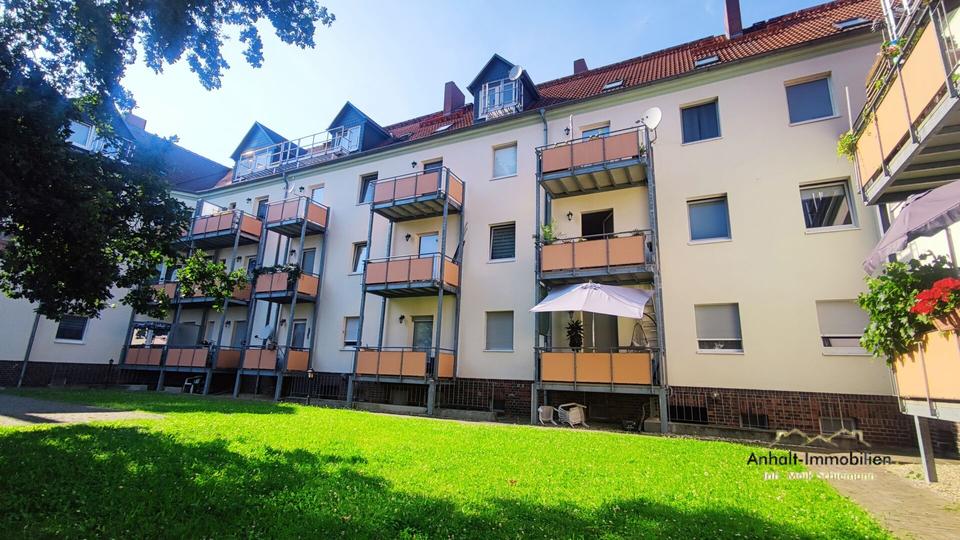 Dachgeschoßwohnung Bitterfeld-Wolfen Bitterfeld - 2 Zimmer, 37 m&sup2;, 296&euro; | Angebot:25851987