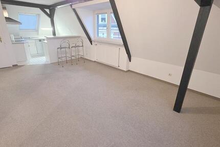 Sankt Augustin-Hangelar: Attraktive 4-Zimmer-Dachgeschosswohnung – hell und mit Klimageräten 4 zimmer