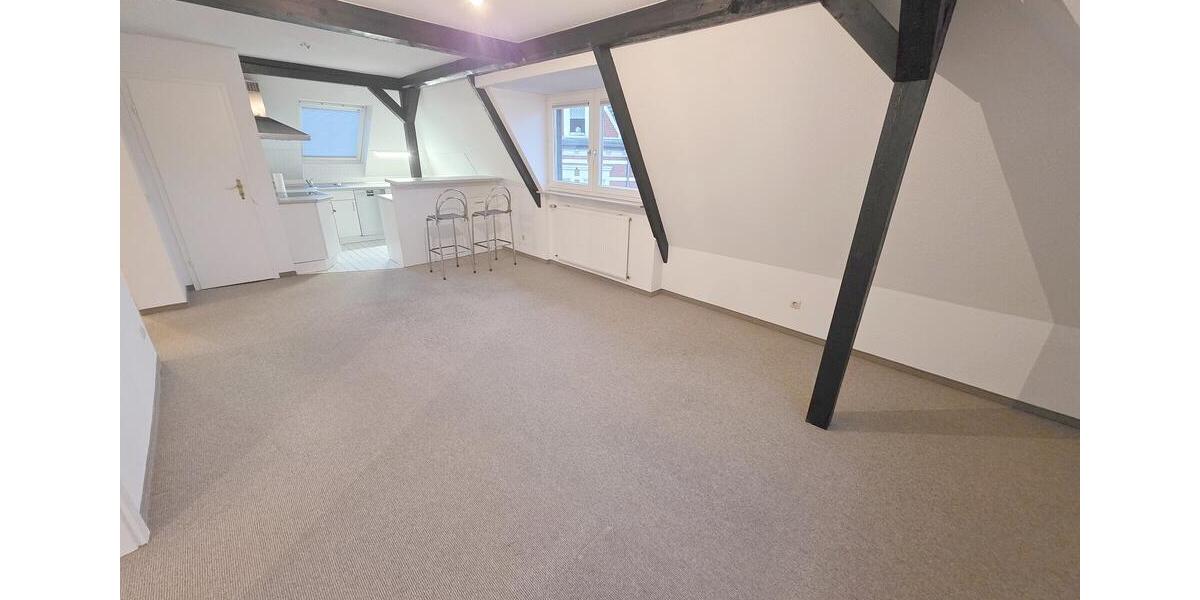 Sankt Augustin-Hangelar: Attraktive 4-Zimmer-Dachgeschosswohnung – hell und mit Klimageräten 4 zimmer