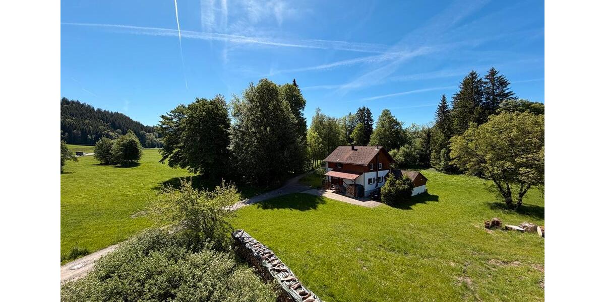 Dachgeschoßwohnung Isny im Allgäu - 4 Zimmer, 183 m&sup2;, 2.000&euro; | Angebot:26588275