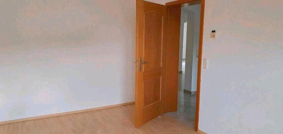Erdgeschoßwohnung Hirschaid - 4 Zimmer, 145 m&sup2;, 1.400&euro; | Angebot:26181916