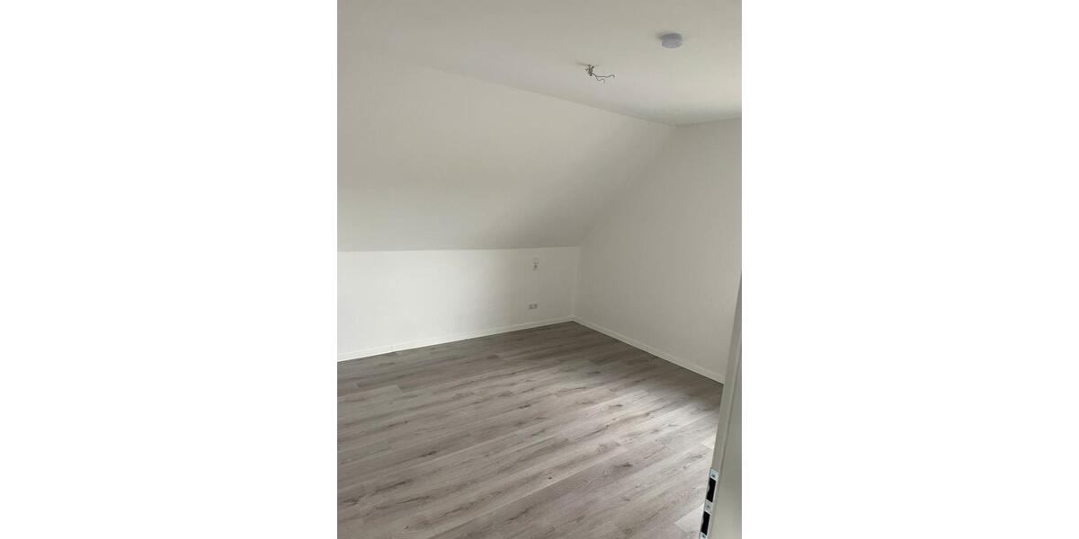 Dachgeschoßwohnung Haßbergen - 2.5 Zimmer, 60 m&sup2;, 580&euro; | Angebot:25838625