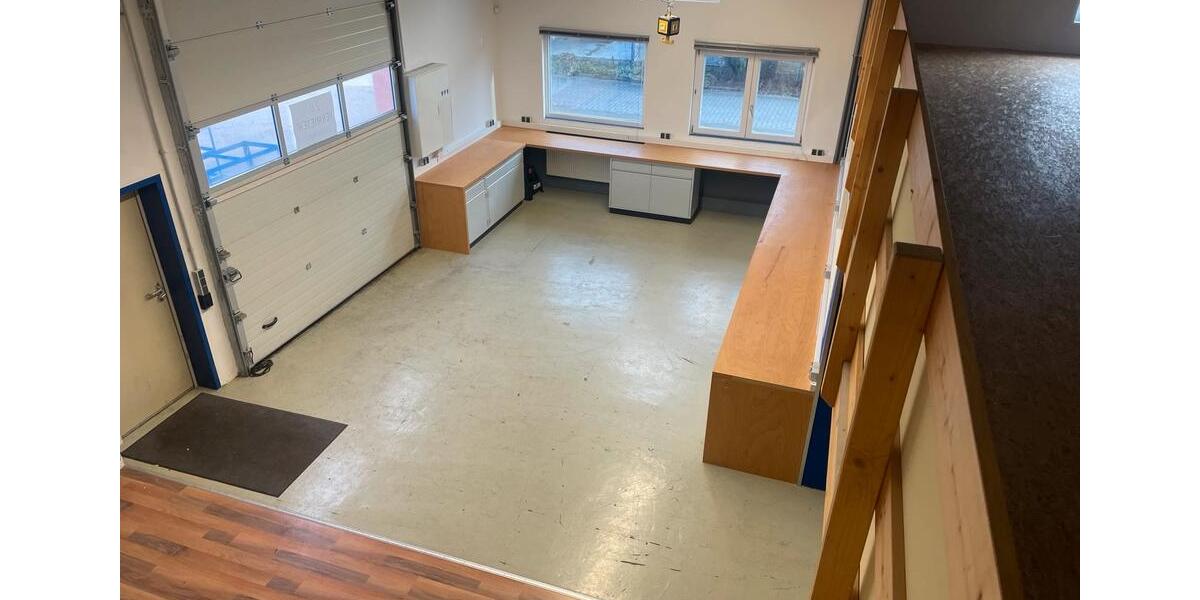 Teil einer Gewerbehalle zu vermieten in Dettenheim Russheim zimmer