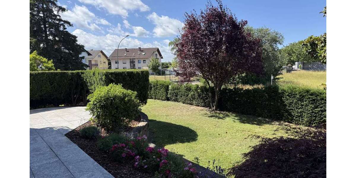 Etagenwohnung Baden-Baden Baden - 2 Zimmer, 100 m&sup2;, 1.200&euro; | Angebot:27098829