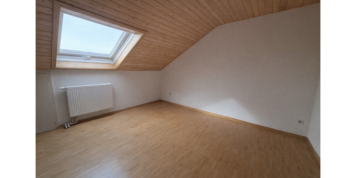 Dachgeschoßwohnung Altensteig - 2 Zimmer, 45 m&sup2;, 500&euro; | Angebot:25935949