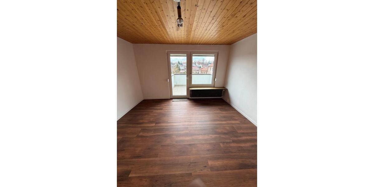 Etagenwohnung Poppenhausen - 7 Zimmer, 215 m&sup2;, 1.890&euro; | Angebot:26312178