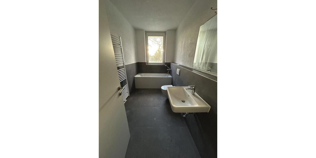 Attraktive 3-Zimmer-EG-Wohnung in Karlsruhe-Neureut mit komfortablem Zugang 3 zimmer