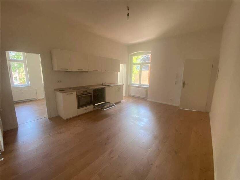 Weimar* Westvorstadt* san. Altbau* gemütliche kl. 2 Zimmer-Whg.* EBK* Tageslichbad mit Dusche 2 zimmer