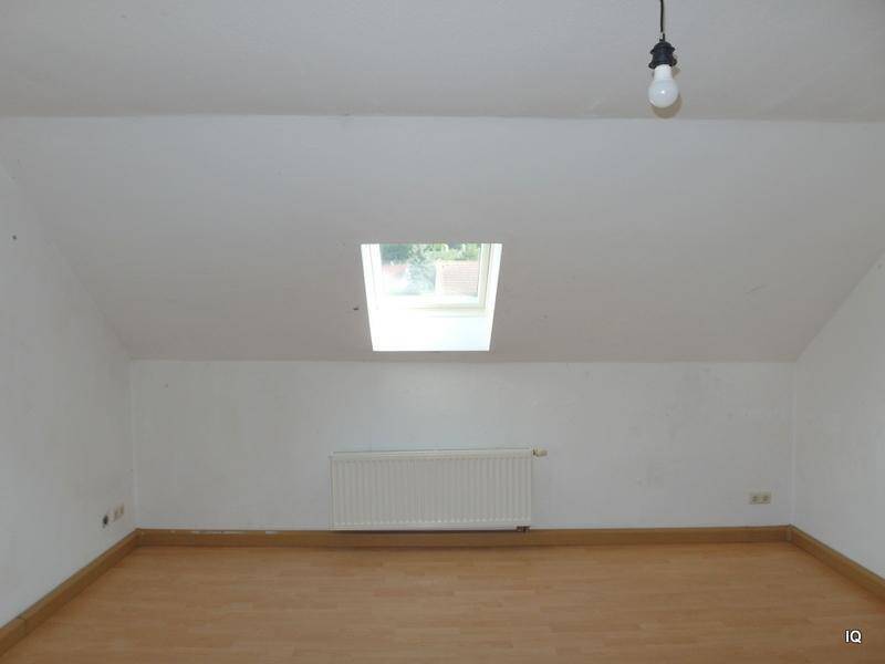 Gemütliche 3-Zimmer DachWohnung mit Laminat und Bad mit Dusche * handwerlich begabte Mieter gesucht