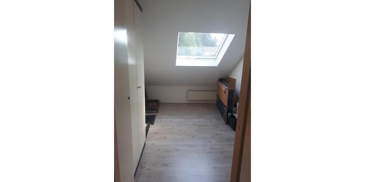 Dachgeschoßwohnung Schmelz - 4 Zimmer, 86 m&sup2;, 1.000&euro; | Angebot:25986605