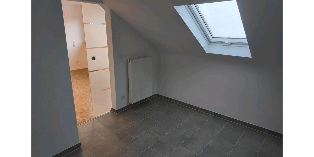 Dachgeschoßwohnung Offenbach am Main Bürgel - 3.5 Zimmer, 87 m&sup2;, 1.500&euro; | Angebot:24422093