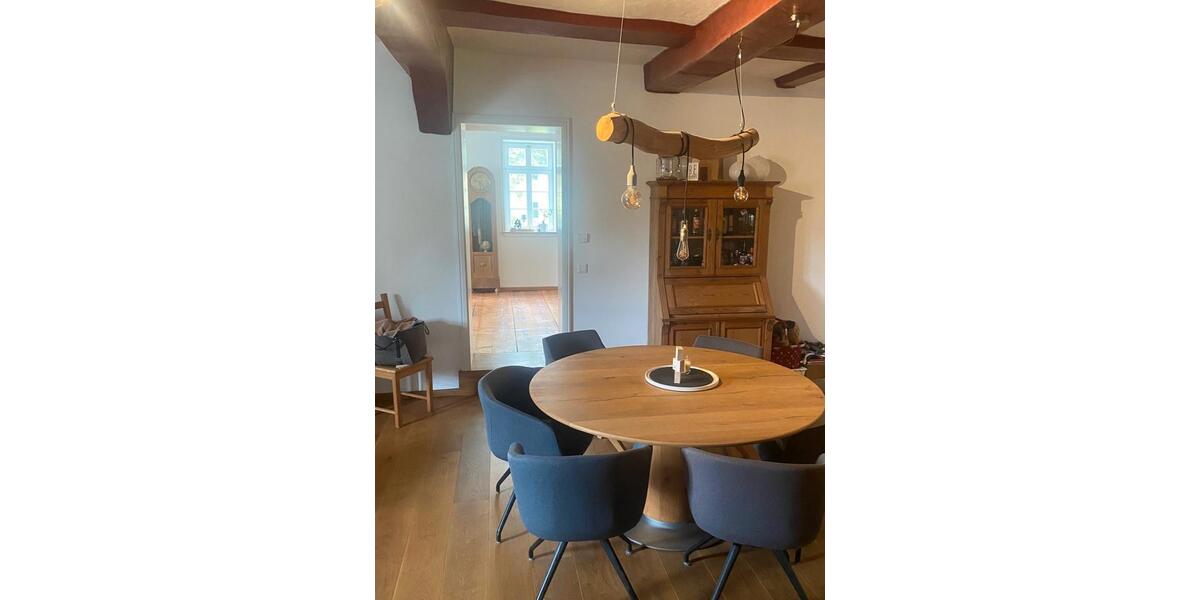 Hochparterre Rotenburg an der Fulda - 4.5 Zimmer, 130 m&sup2;, 1.100&euro; | Angebot:26632459