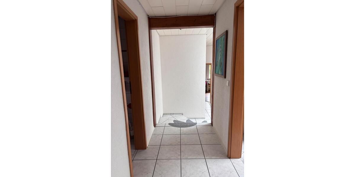 Etagenwohnung Schallstadt - 5 Zimmer, 185 m&sup2;, 2.450&euro; | Angebot:26615326