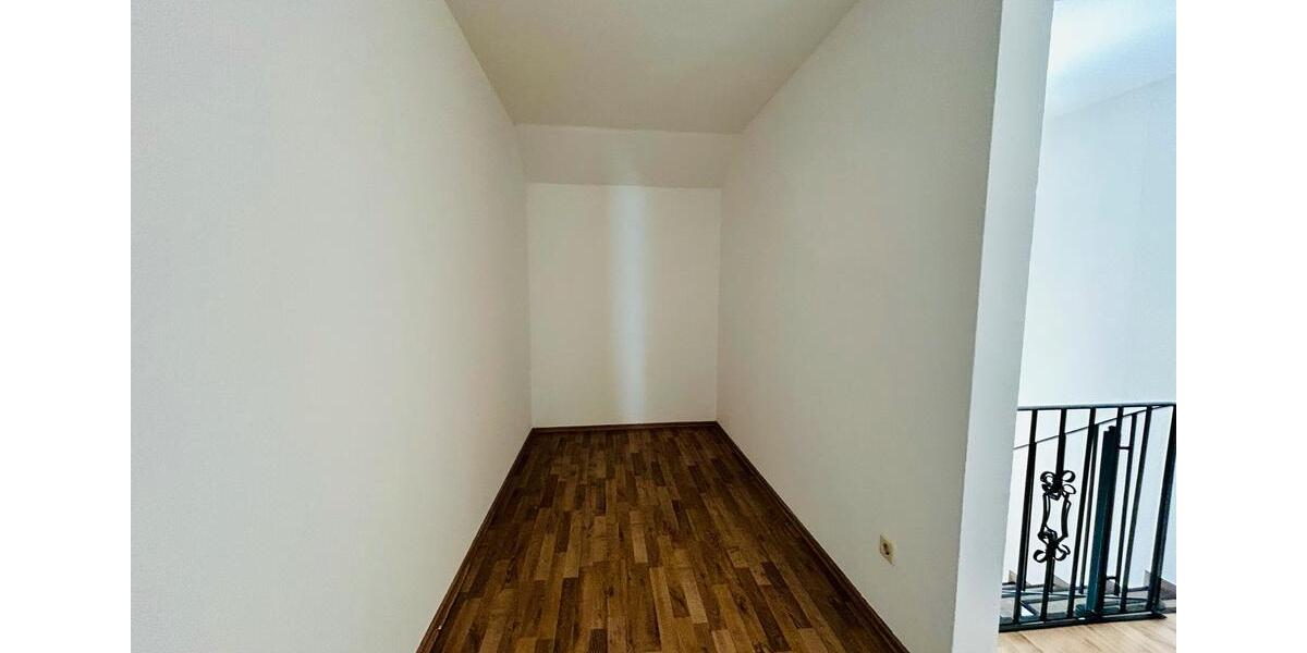Maisonettenwohnung Hohenstein-Ernstthal Ernstthal - 3 Zimmer, 107 m&sup2;, 800&euro; | Angebot:26578298
