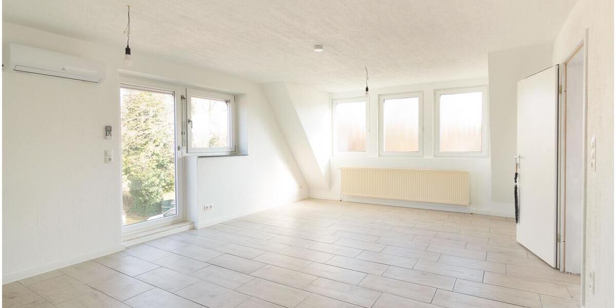 ***Moderne 97 m² Wohnung in Westoverledingen*** ***frisch renoviert*** - Dachgeschoßwohnung Westoverledingen Flachsmeer | Angebot:25407086