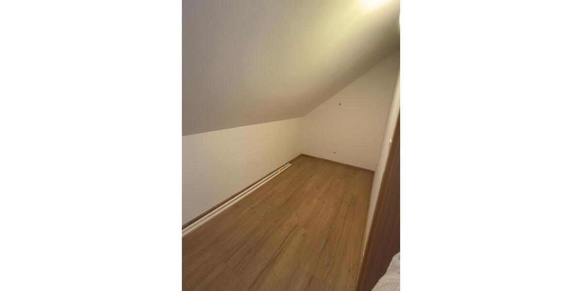 Dachgeschoßwohnung Passau Maierhof - 3 Zimmer, 90 m&sup2;, 900&euro; | Angebot:26537112