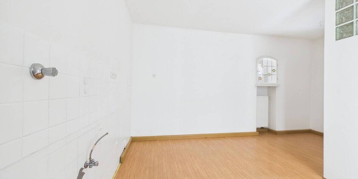 Etagenwohnung Regensburg Innenstadt - 3 Zimmer, 130 m&sup2;, 1.100&euro; | Angebot:26733550