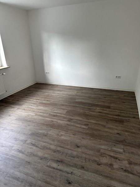 Moderne, zentral gelegene 4- Zimmer-Wohnung zimmer