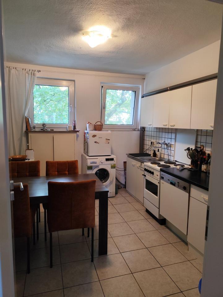 1 Zimmer in 2er-WG – Mitbewohnerin selten da zimmer