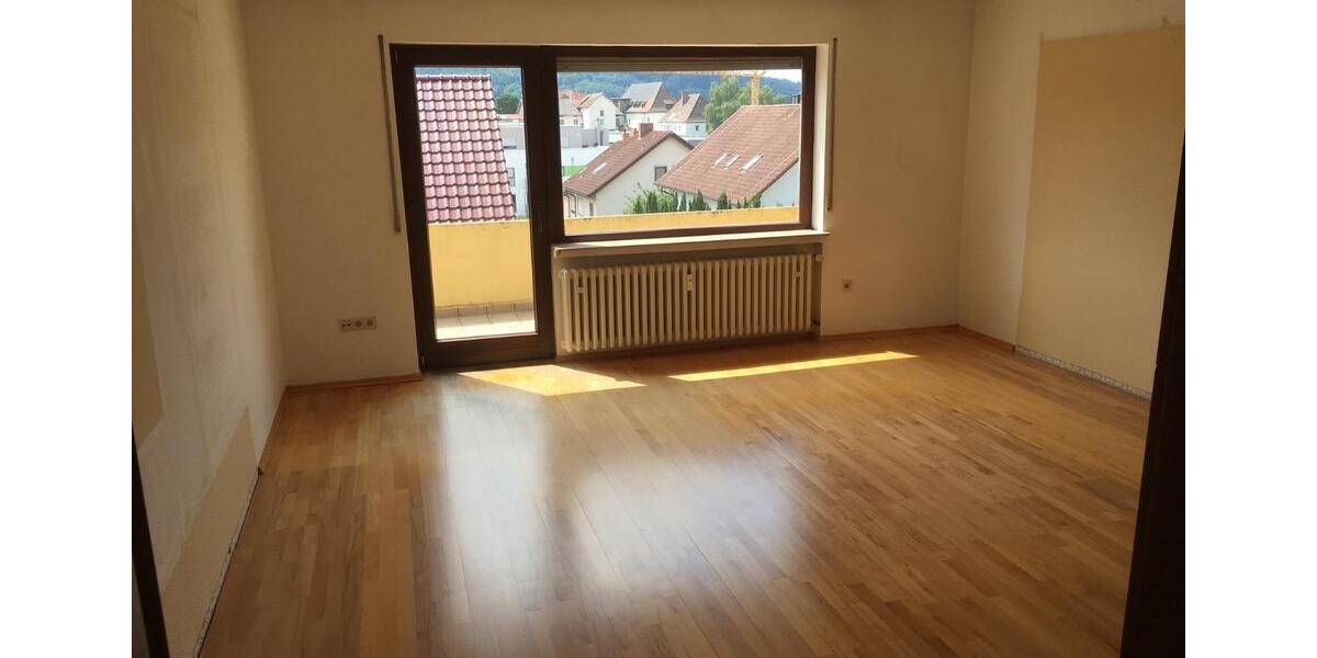 Etagenwohnung Marktheidenfeld - 3 Zimmer, 90 m&sup2;, 750&euro; | Angebot:25392078