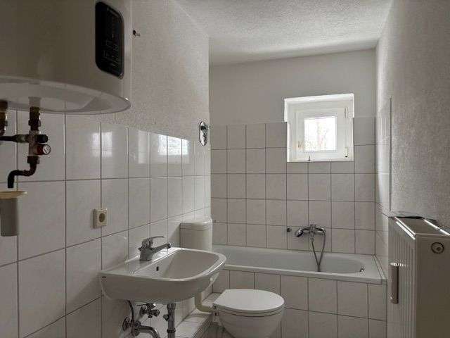 Etagenwohnung Leuna - 2 Zimmer, 42 m&sup2;, 289&euro; | Angebot:24854065