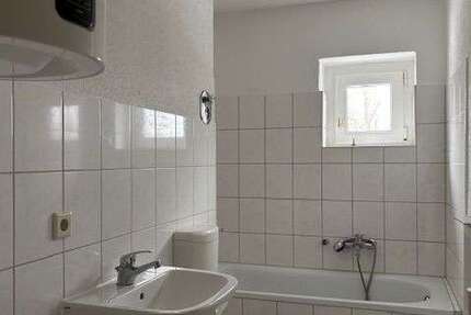 Wohnung Leuna - 2 Zimmer, 42 m&sup2;, 289&euro; | Angebot:24854065