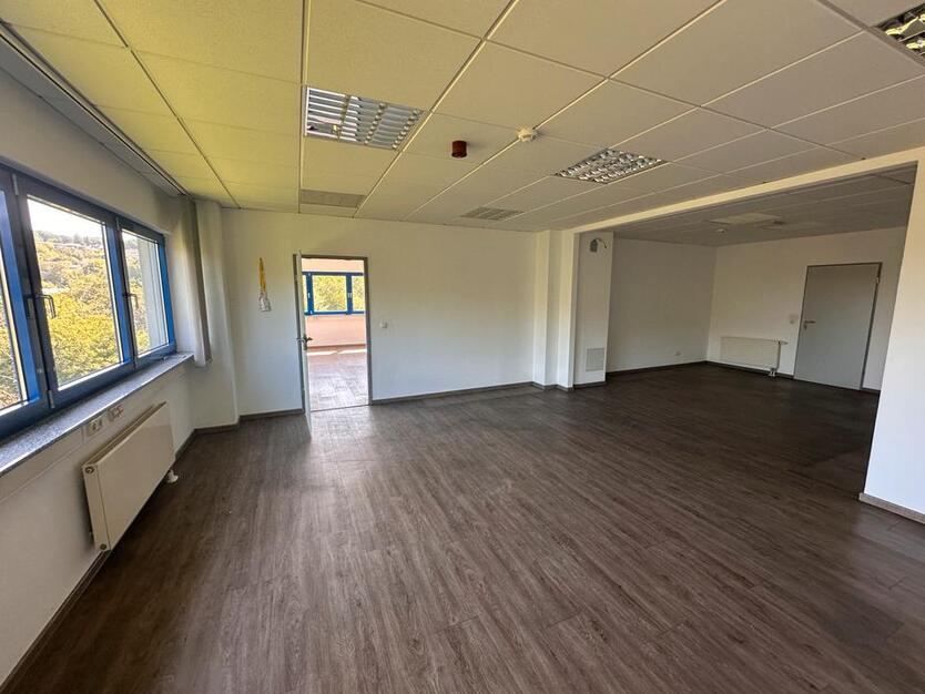 Helle und großzügige Bürofläche in Groß-Umstadt – provisionsfrei