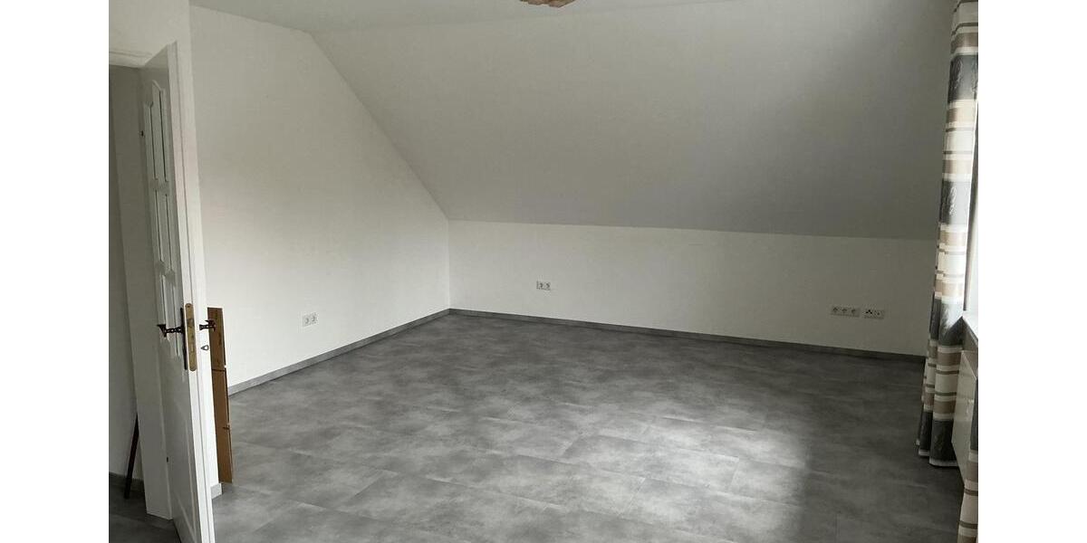 Dachgeschoßwohnung Kirchlengern - 2 Zimmer, 95 m&sup2;, 850&euro; | Angebot:25894573