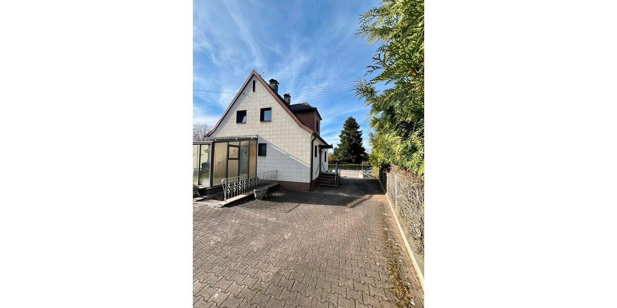Wohnen auf Zeit Augsburg - 4 Zimmer, 130 m&sup2;, 15&euro; | Angebot:26631601