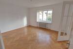 Nähe Stadtpark: Ruhige 4-Zimmer-Wohnung mit Süd-West-Loggia in 23568 Lübeck-St.Gertrud, Lutherstr.