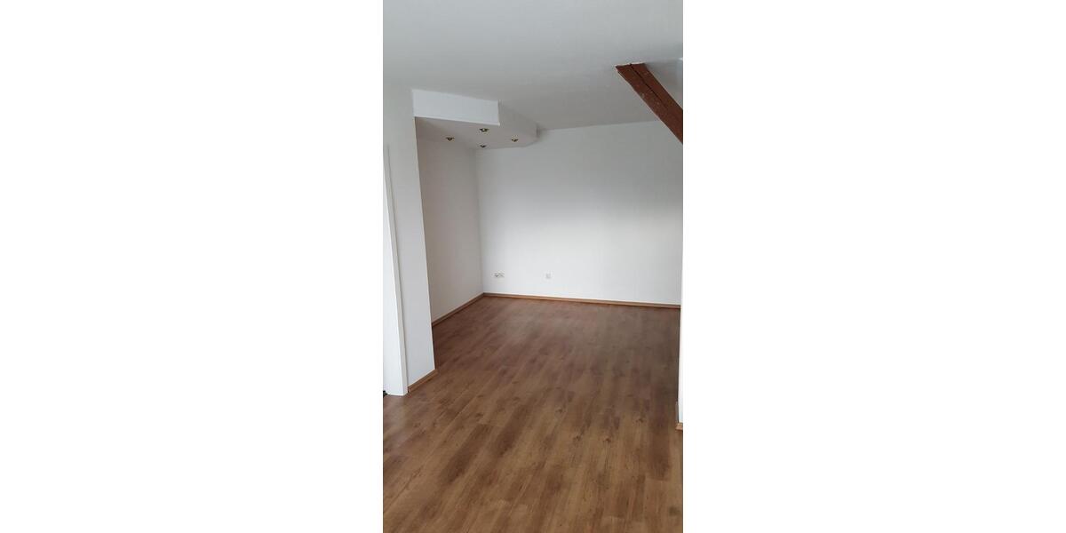 Etagenwohnung Lübeck Kücknitz - 4 Zimmer, 120 m&sup2;, 1.250&euro; | Angebot:24713720