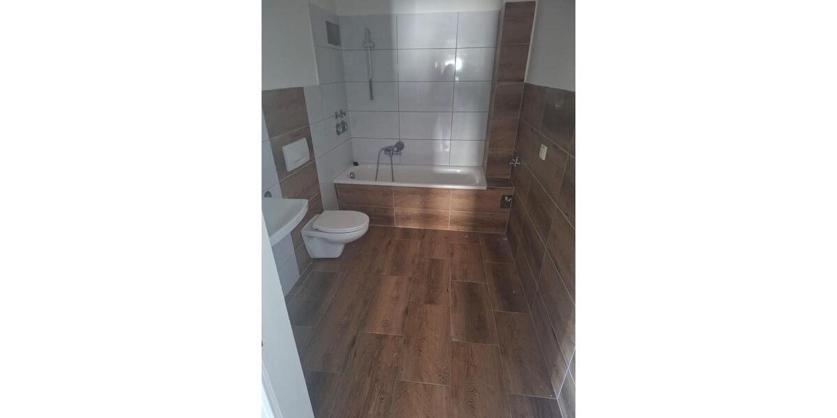 Dachgeschoßwohnung Döbeln - 3 Zimmer, 75 m&sup2;, 630&euro; | Angebot:25270627