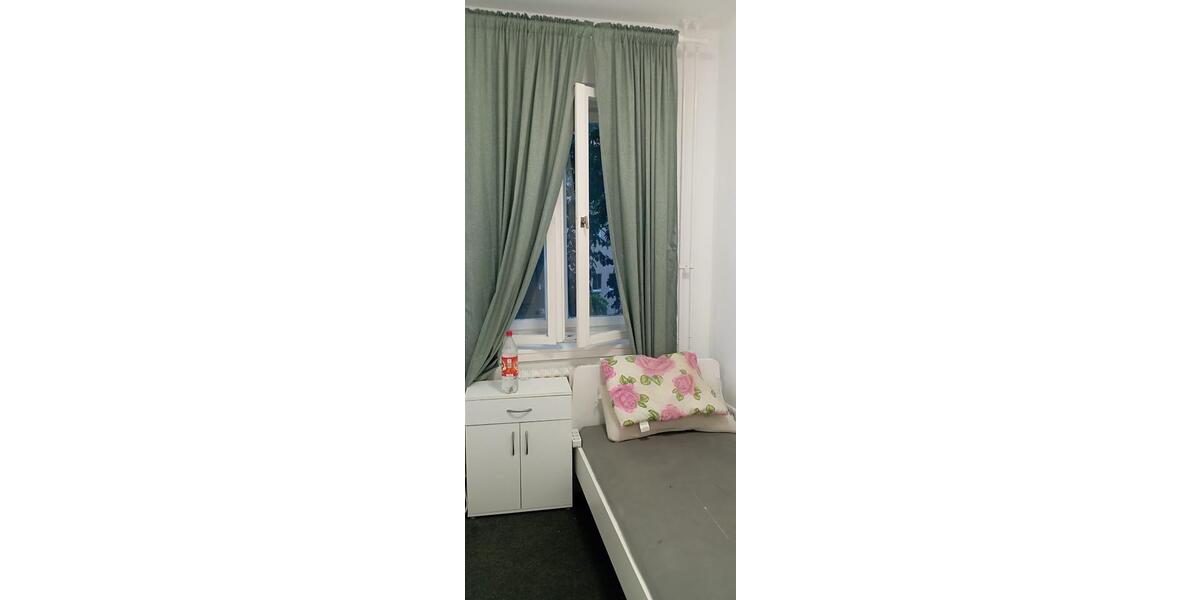 Etagenwohnung Berlin Steglitz-Zehlendorf - 3 Zimmer, 42 m&sup2;, 1.000&euro; | Angebot:26682950
