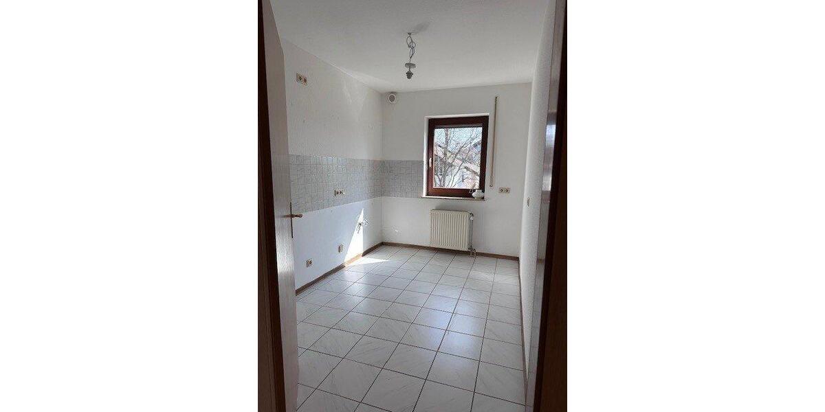Erdgeschoßwohnung Bad Wildungen - 3 Zimmer, 98 m&sup2;, 736&euro; | Angebot:26277698