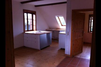 Helle Dachgeschoss-Wohnung zimmer