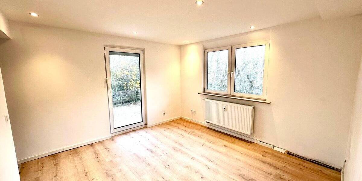 Frisch sanierte Wohnung im EG mit großer Süd-Terrasse und Gemeinschaftsgarten im Grünen! 2 zimmer